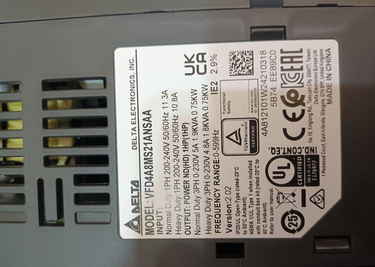 اینورتر تک فاز 0.7کیلو وات 1اسب220 ولت دلتا مدل ام300 VFD4A8MS21ANSAA-- M300.