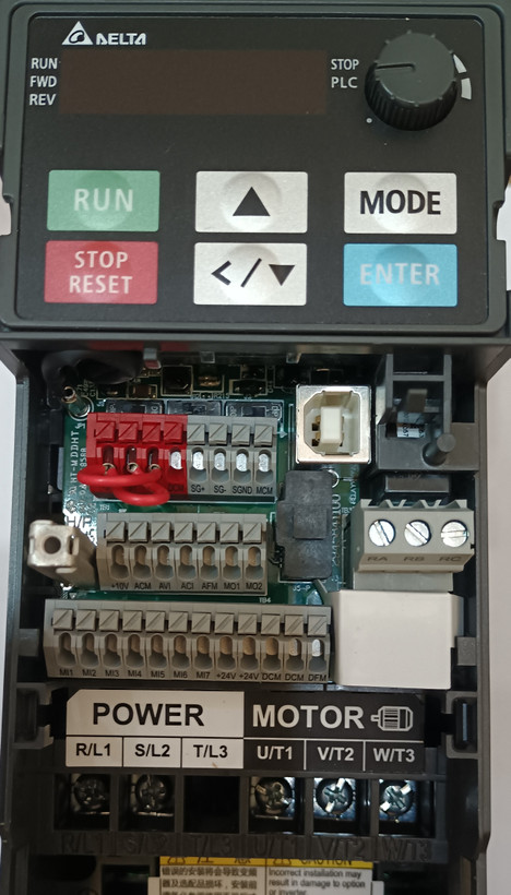اینورتر تک فاز 0.7کیلو وات 1اسب220 ولت دلتا مدل ام300 VFD4A8MS21ANSAA-- M300.